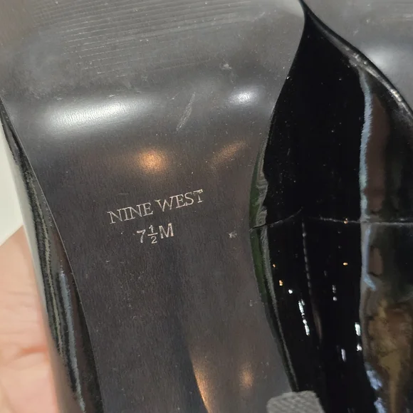 NINE WEST NEPTUN Almond Toe Black Pump Heels Size 7.5 - Picture 9 of 9